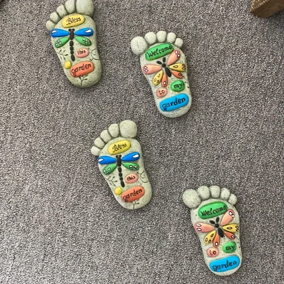 - - Garden stone feet to decorated your garden yard or patio - Picture 3 of 3